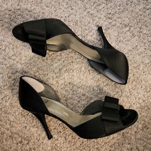 EUC Stuart Weitzman silk and grosgrain heels